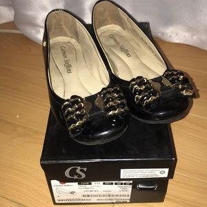 One of a Kind Carmen Steffens Gold/Black Flats